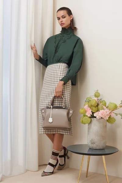 Look 10